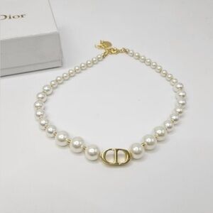 Dior Logo Pearl Necklace - Almost new